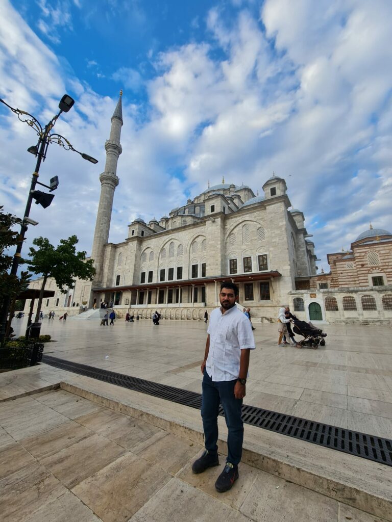 في مسجد الفاتح اسطنبول 2021